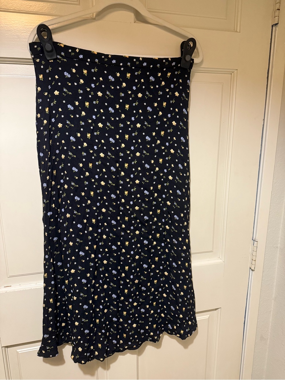 Reformation Bea Midi Skirt in Ditsy floral